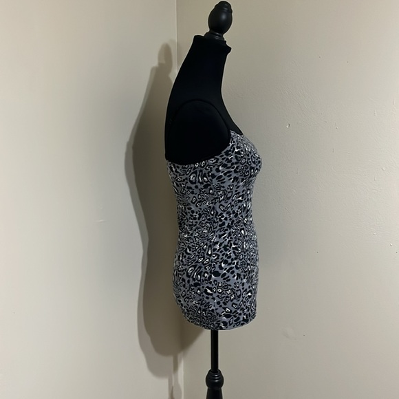 ⭐️Active Basic Women’s Tee Gray/Black Size M⭐️ - Picture 3 of 8